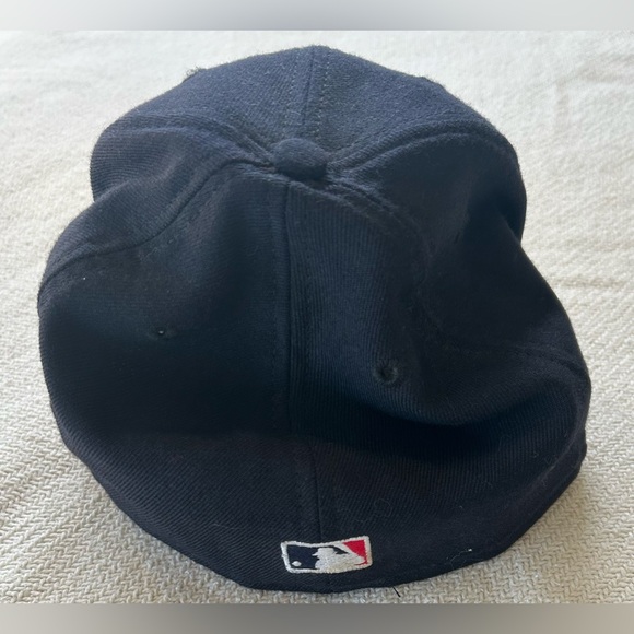 Boston Red Sox Fitted Hat (7 1/2) - Picture 3 of 5